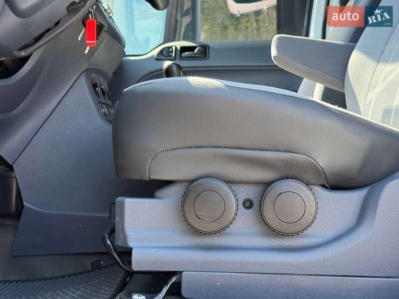 Грузовой фургон Ford Transit Connect 2009 в Ровно