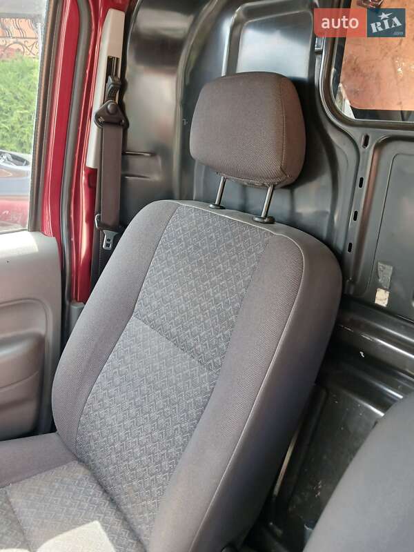 Вантажний фургон Ford Transit Connect 2003 в Івано-Франківську