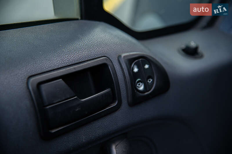 Вантажний фургон Ford Transit Connect 2007 в Львові