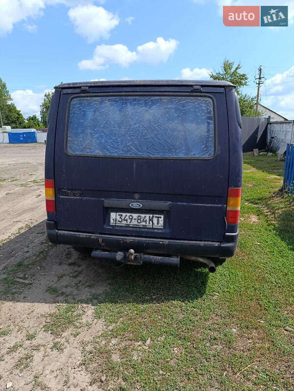 Мінівен Ford Transit Connect 2002 в Батурині