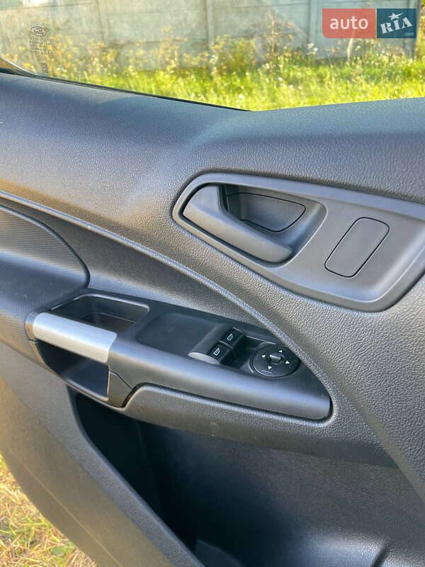 Вантажний фургон Ford Transit Connect 2015 в Костопілі