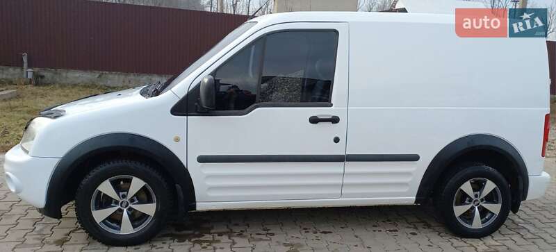 Грузовой фургон Ford Transit Connect 2012 в Вижнице