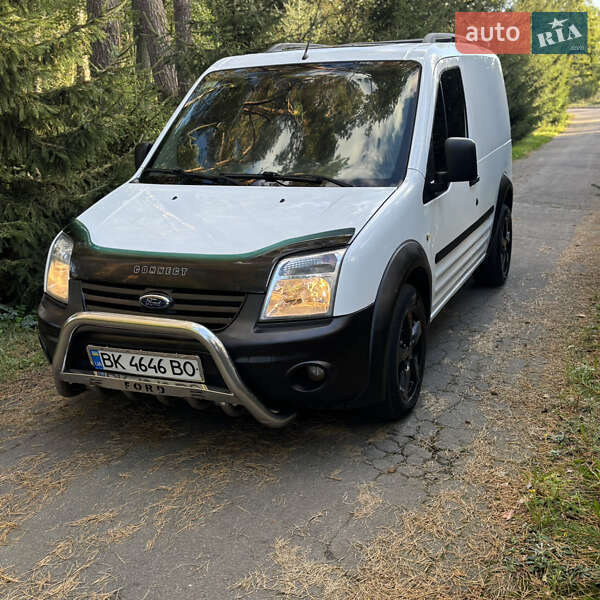 Вантажний фургон Ford Transit Connect 2010 в Сарнах