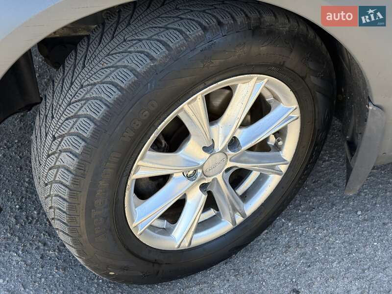 Вантажний фургон Ford Transit Connect 2011 в Миколаєві