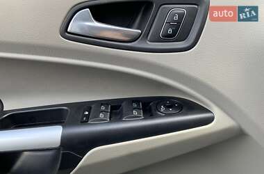 Минивэн Ford Transit Connect 2023 в 