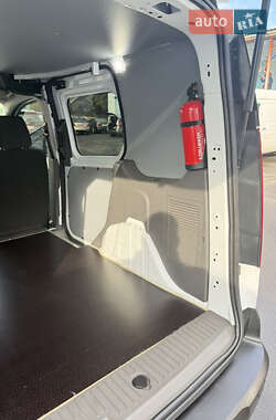 Грузовой фургон Ford Transit Connect 2020 в 