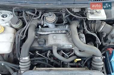 Грузовой фургон Ford Transit Connect 2002 в 