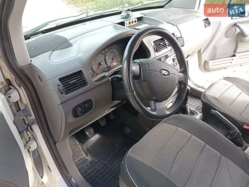 Минивэн Ford Transit Connect 2006 в Коростене
