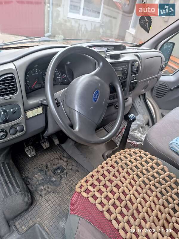 Мінівен Ford Transit Connect 2004 в Рівному