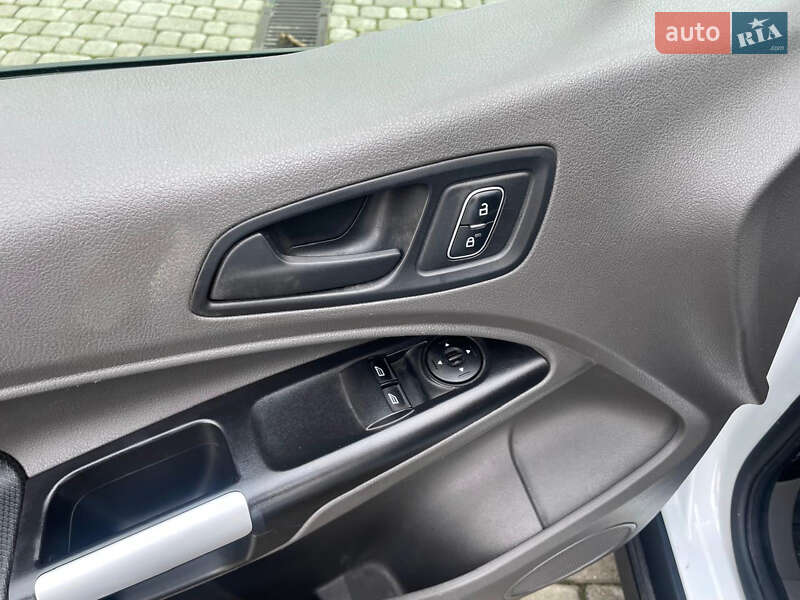 Грузовой фургон Ford Transit Connect 2019 в Львове