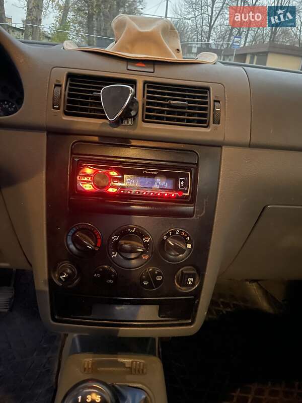 Вантажний фургон Ford Transit Connect 2004 в Харкові фото 16 Вантажний фургон Ford Transit Connect 2004 в Харкові