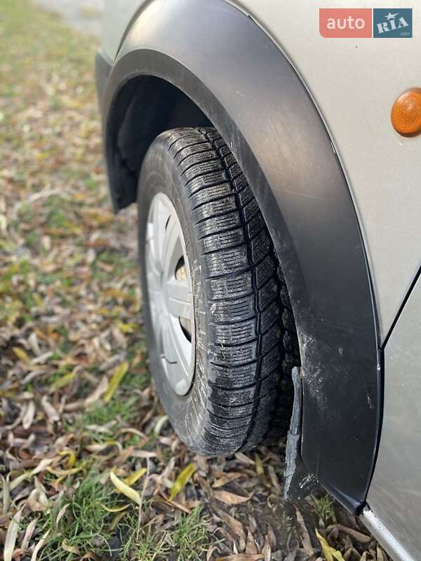 Грузовой фургон Ford Transit Connect 2006 в Рокитном