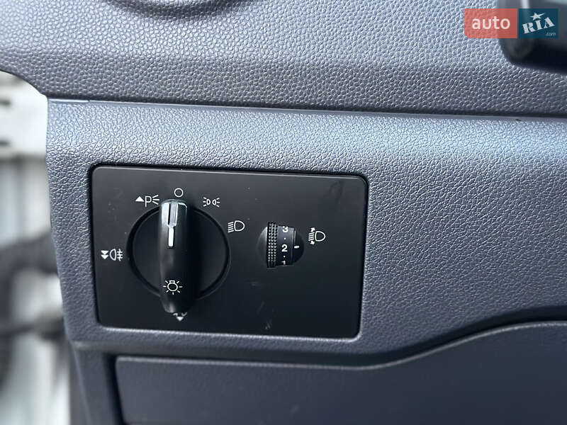 Грузовой фургон Ford Transit Connect 2013 в Луцке фото 13 Грузовой фургон Ford Transit Connect 2013 в Луцке