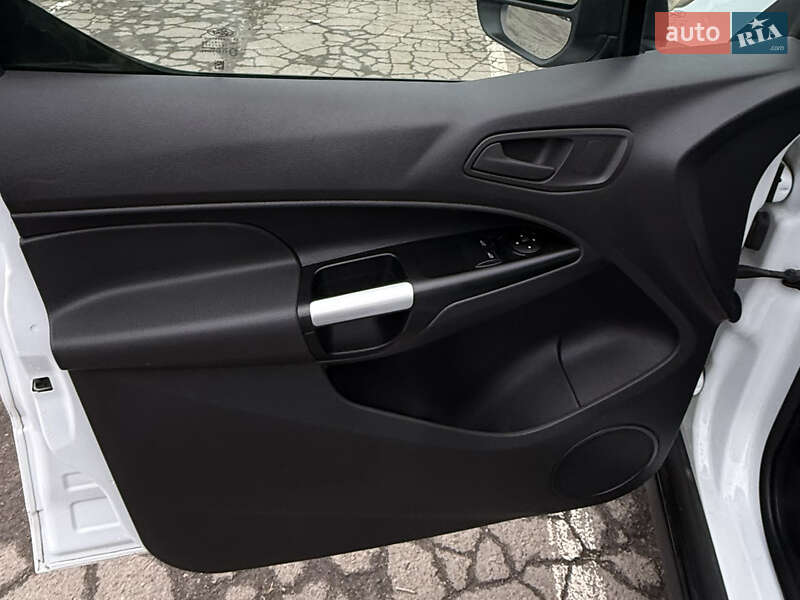 Мінівен Ford Transit Connect 2017 в Рівному