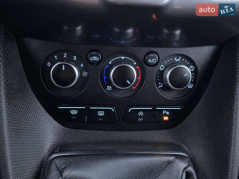 Грузовой фургон Ford Transit Connect 2017 в Радивилове