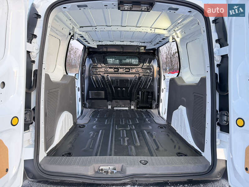 Вантажний фургон Ford Transit Connect 2018 в Радивиліві