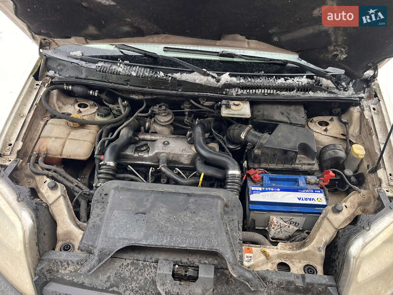 Вантажний фургон Ford Transit Connect 2004 в Кореці фото 3 Вантажний фургон Ford Transit Connect 2004 в Кореці