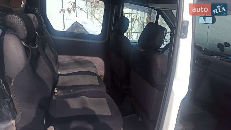 Ford Transit Connect 2004