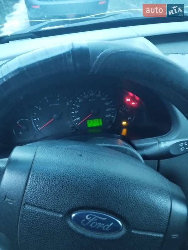 Мінівен Ford Transit Connect 2005 в Радивиліві