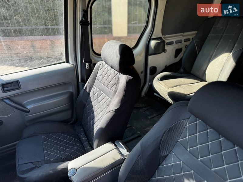 Вантажопасажирський фургон Ford Transit Connect 2005 в Василькові