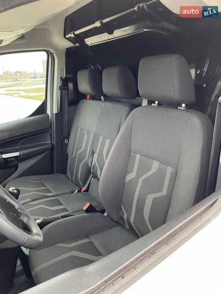 Вантажний фургон Ford Transit Connect 2015 в Монастирищеві
