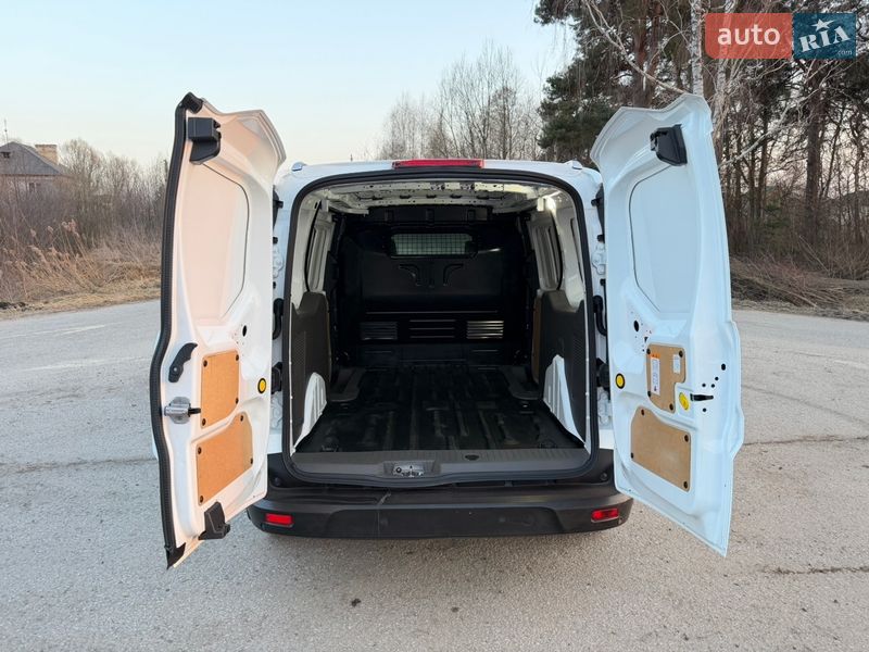 Вантажний фургон Ford Transit Connect 2022 в Радивиліві