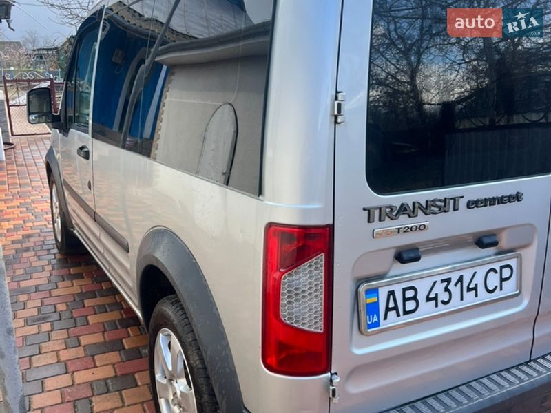Мінівен Ford Transit Connect 2009 в Мурованих Курилівцях