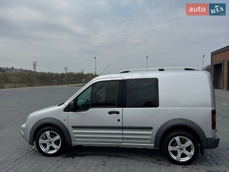 Грузопассажирский фургон Ford Transit Connect 2010 в Черновцах