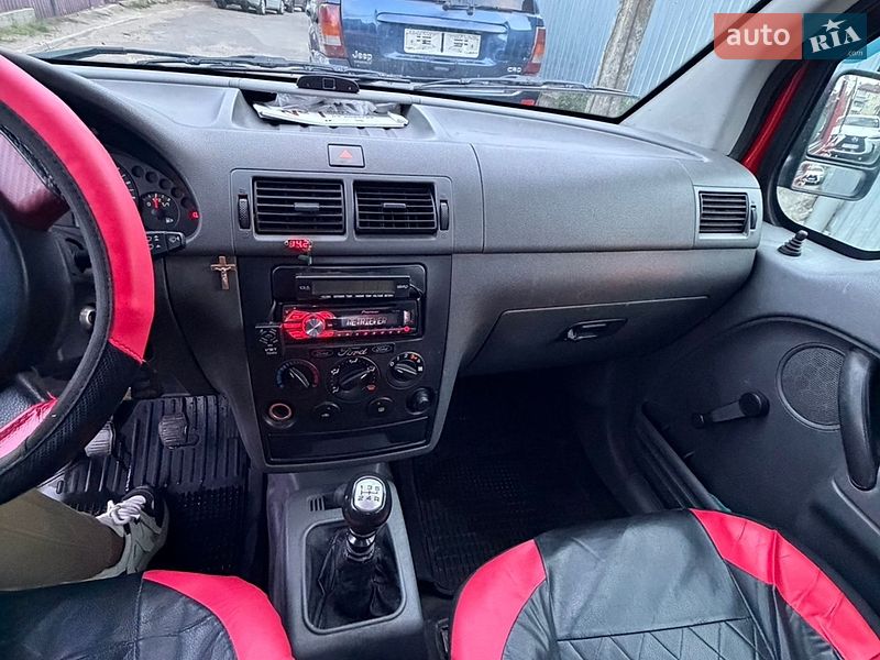 Мінівен Ford Transit Connect 2004 в Василькові