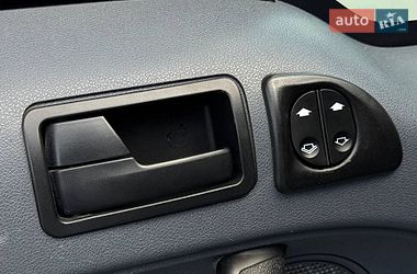 Грузовой фургон Ford Transit Connect 2009 в Ровно