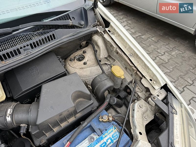 Мінівен Ford Transit Connect 2004 в Звягелі фото 31 Мінівен Ford Transit Connect 2004 в Звягелі