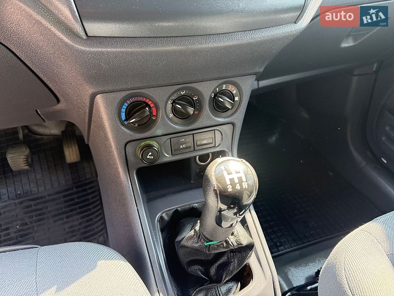 Грузовой фургон Ford Transit Connect 2009 в Житомире