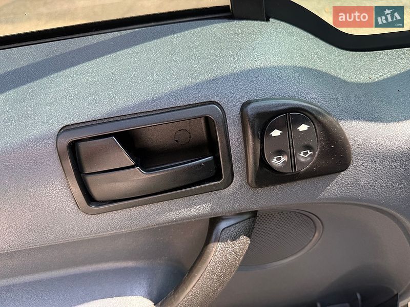 Грузовой фургон Ford Transit Connect 2009 в Житомире