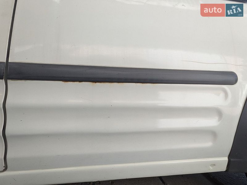 Мінівен Ford Transit Connect 2005 в Сваляві
