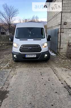 Микроавтобус Ford Transit Courier 2015 в Межгорье