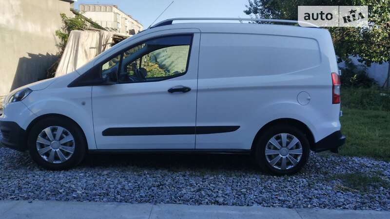 Грузовой фургон Ford Transit Courier 2017 в Белой Церкви