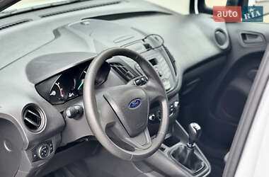 Грузовой фургон Ford Transit Courier 2022 в 