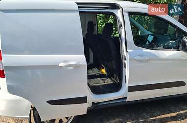 Грузовой фургон Ford Transit Courier 2015 в 