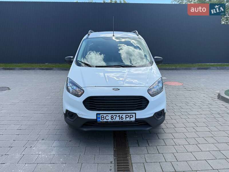 Вантажний фургон Ford Transit Courier 2023 в Івано-Франківську