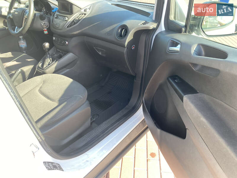 Вантажний фургон Ford Transit Courier 2020 в Сарнах