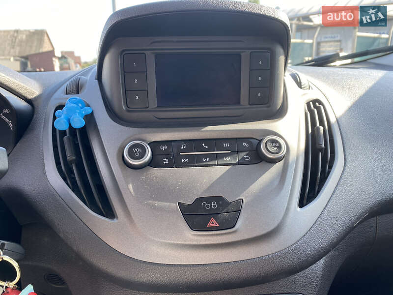 Вантажний фургон Ford Transit Courier 2020 в Сарнах