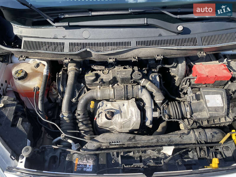 Вантажний фургон Ford Transit Courier 2020 в Сарнах