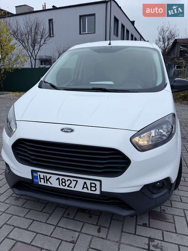 Вантажний фургон Ford Transit Courier 2020 в Сарнах