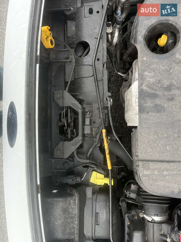 Грузовой фургон Ford Transit Courier 2015 в Киеве