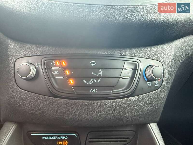 Грузовой фургон Ford Transit Courier 2015 в Киеве