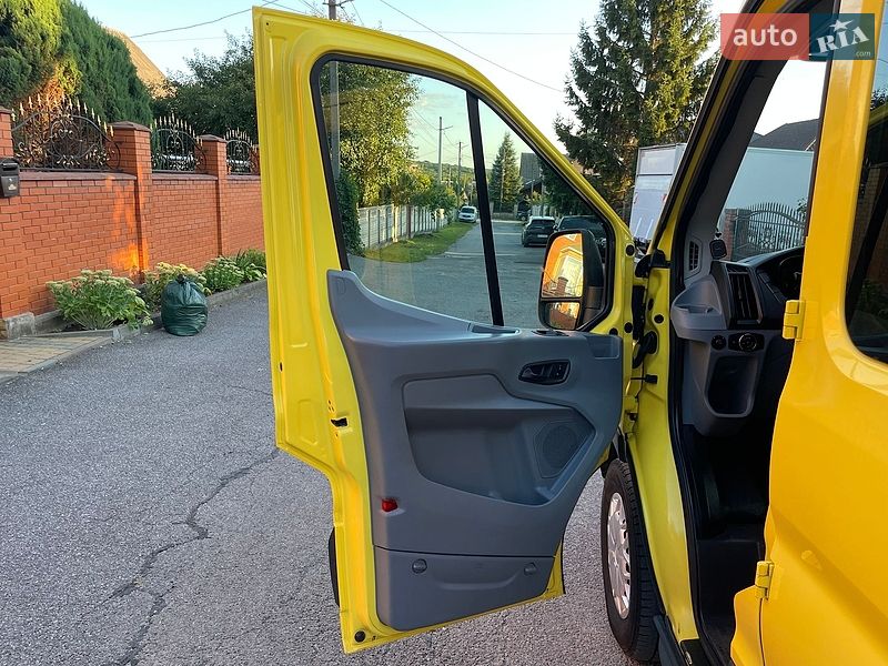 Автовоз Ford Transit Courier 2015 в Виннице