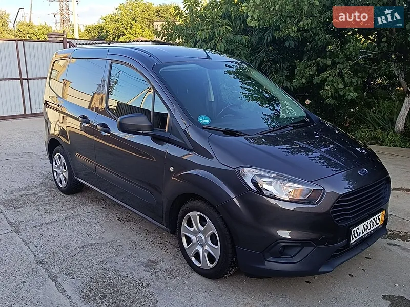 Ford Transit Courier 2023