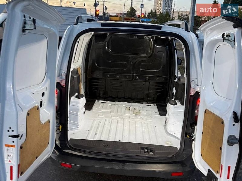 Вантажний фургон Ford Transit Courier 2015 в Черкасах