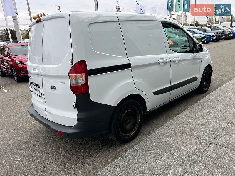 Вантажний фургон Ford Transit Courier 2014 в Києві