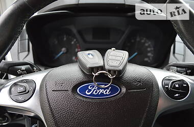 Вантажопасажирський фургон Ford Transit Custom 2015 в 